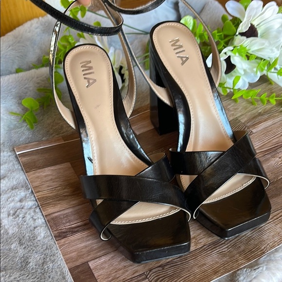 MIA Black Block Heel Sandals with Ankle Strap - Picture 2 of 8